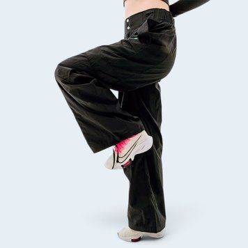 NIKE Штани NSW WVN OS PANT HR SW / FJ4934-010 L розмір одягу XC-015780-L фото
